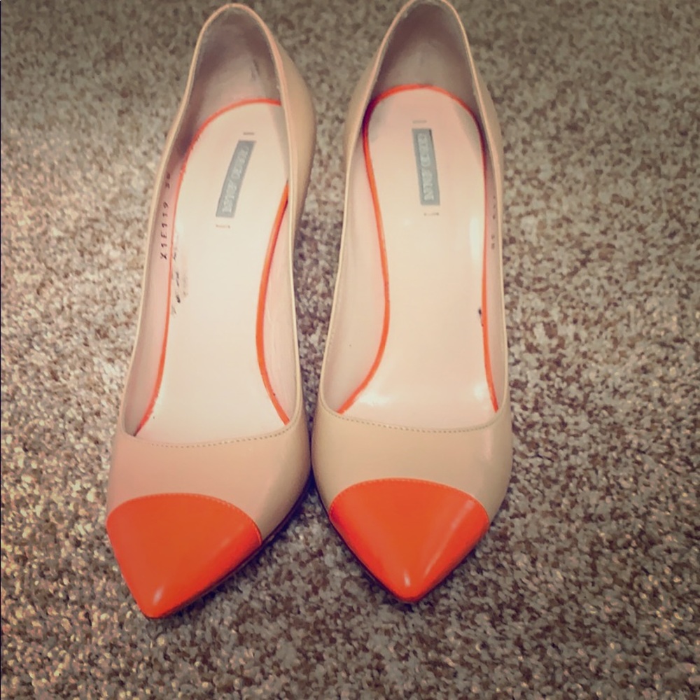 Giorgio Armani two toned pumps size 8